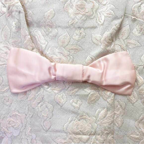Vintage 1960s Handmade Taupe Blush Brocade Mini Dress Pastel Pink Bow – Size 0/2 - Picture 3 of 15